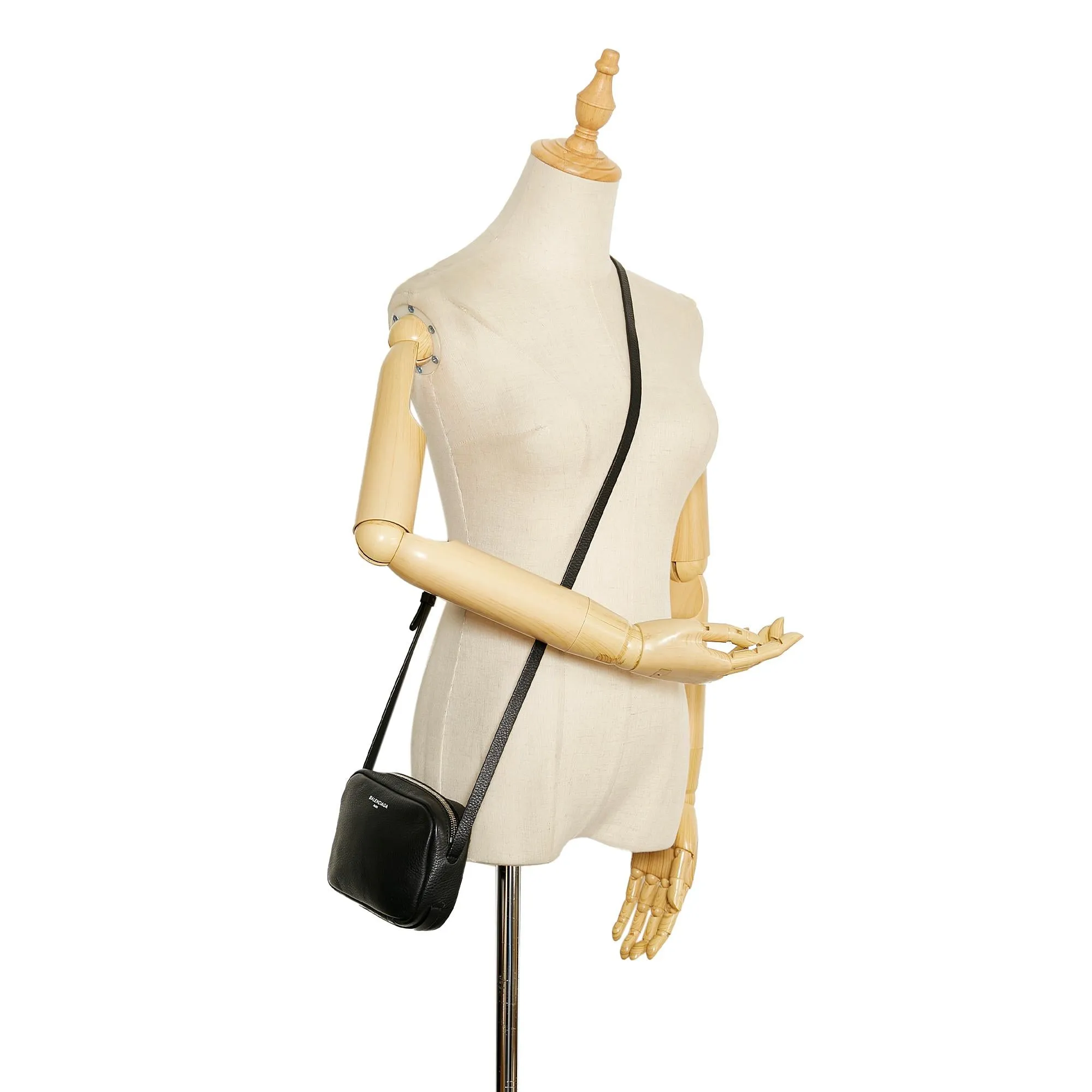 Balenciaga Everyday Crossbody (SHG-Ihiuvl)