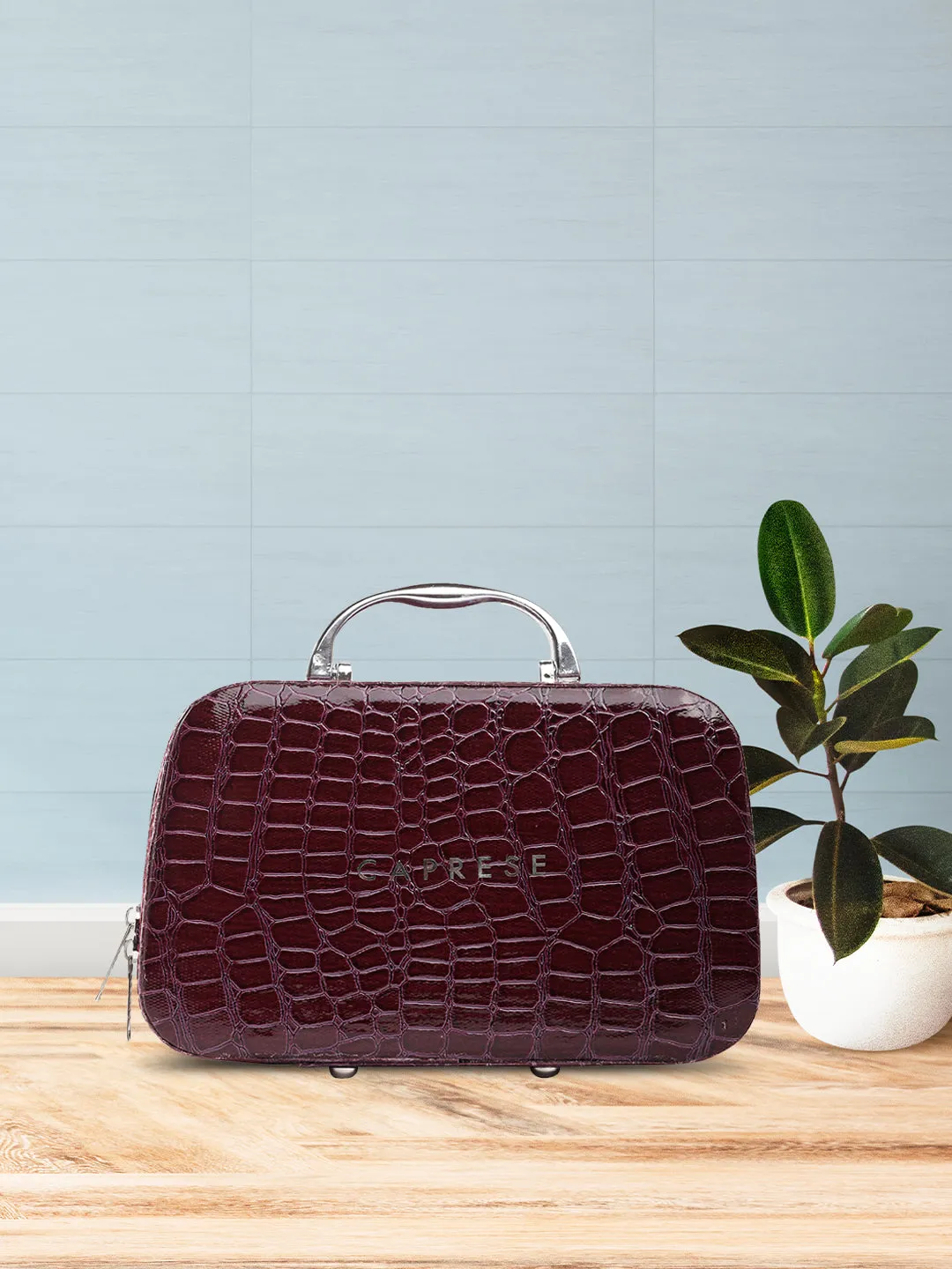 Caprese Cortney Vanity Case Small Purple