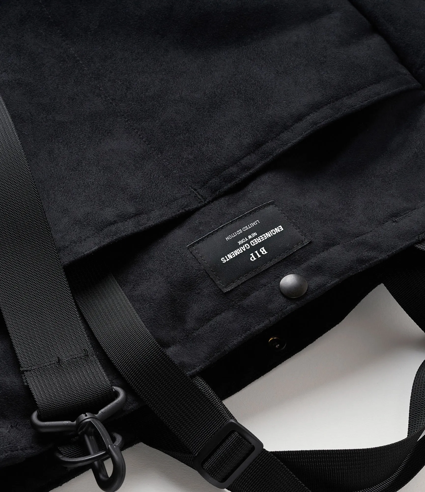 Carry-All Beach Bag – Black Polyester Fake Suede