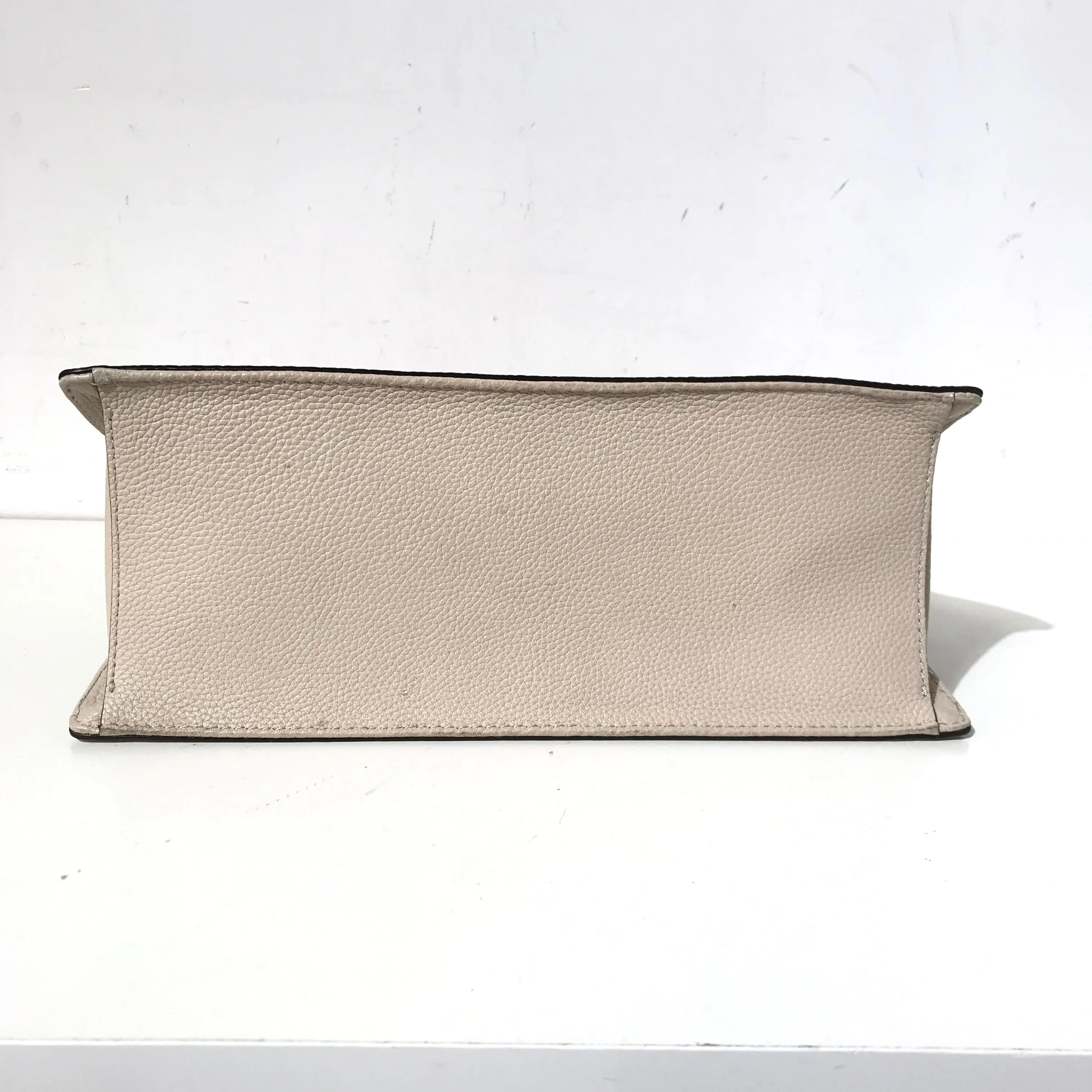 Cream Top Handle