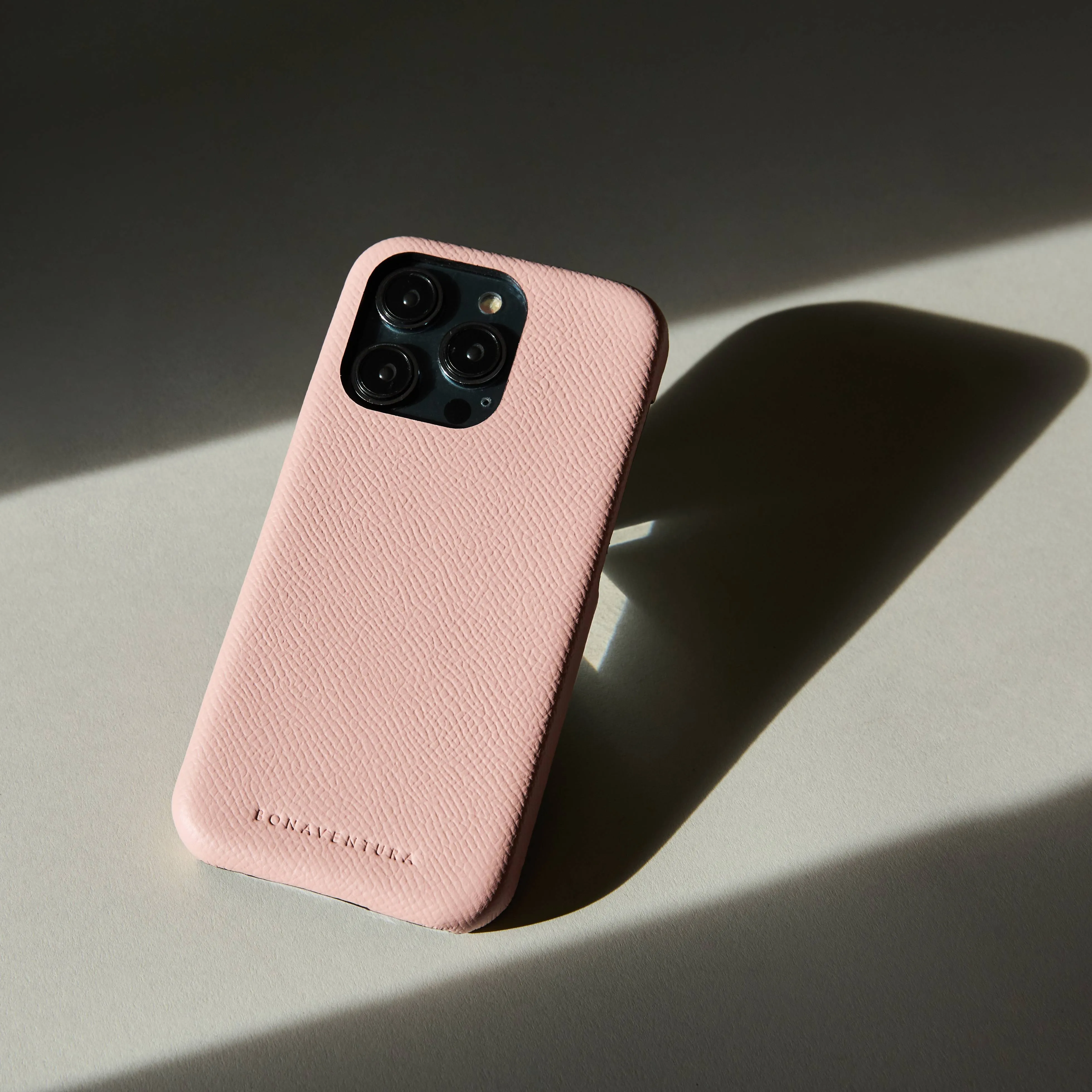 Noblessa Back Cover Smartphone Case (iPhone 15 Plus)
